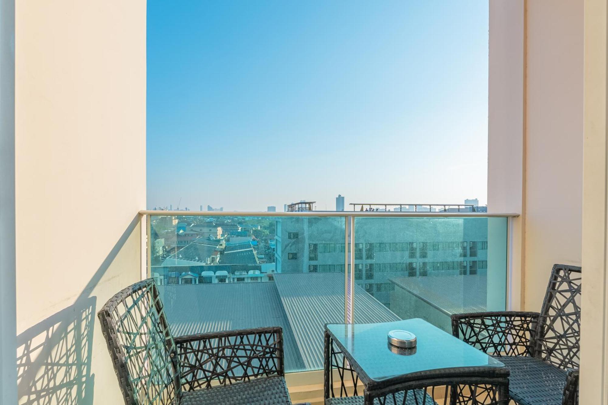 City Garden Tower By Pattaya Holiday Екстер'єр фото