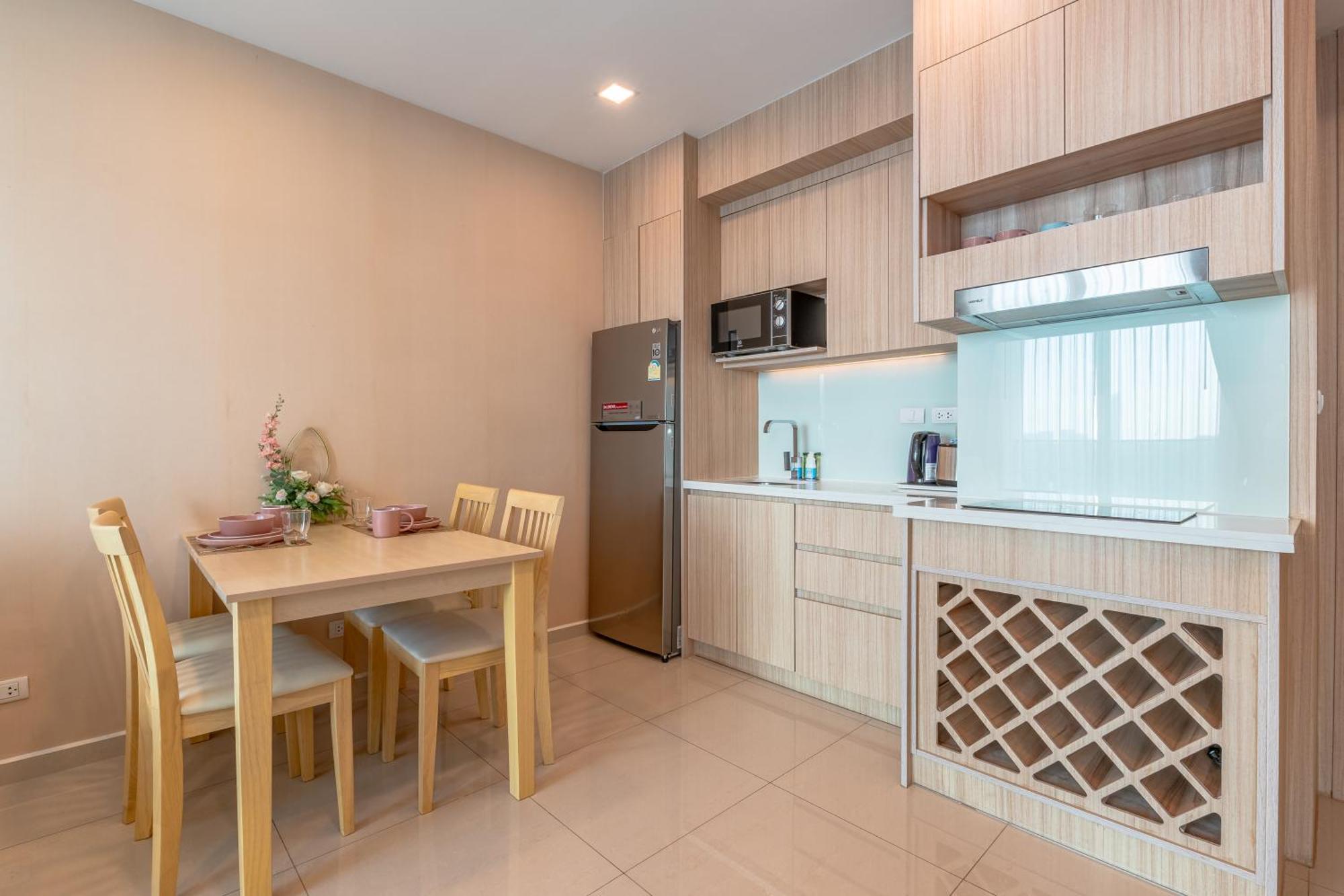 City Garden Tower By Pattaya Holiday Екстер'єр фото