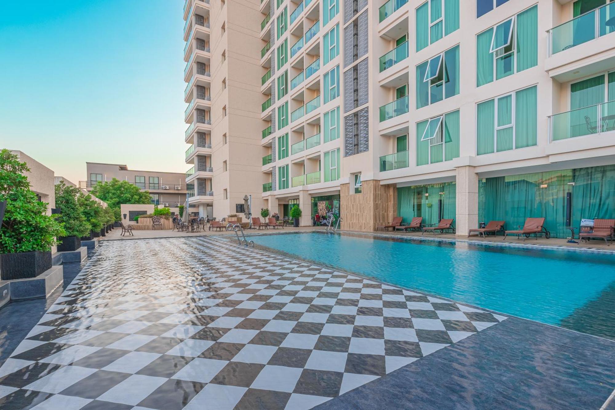 City Garden Tower By Pattaya Holiday Екстер'єр фото