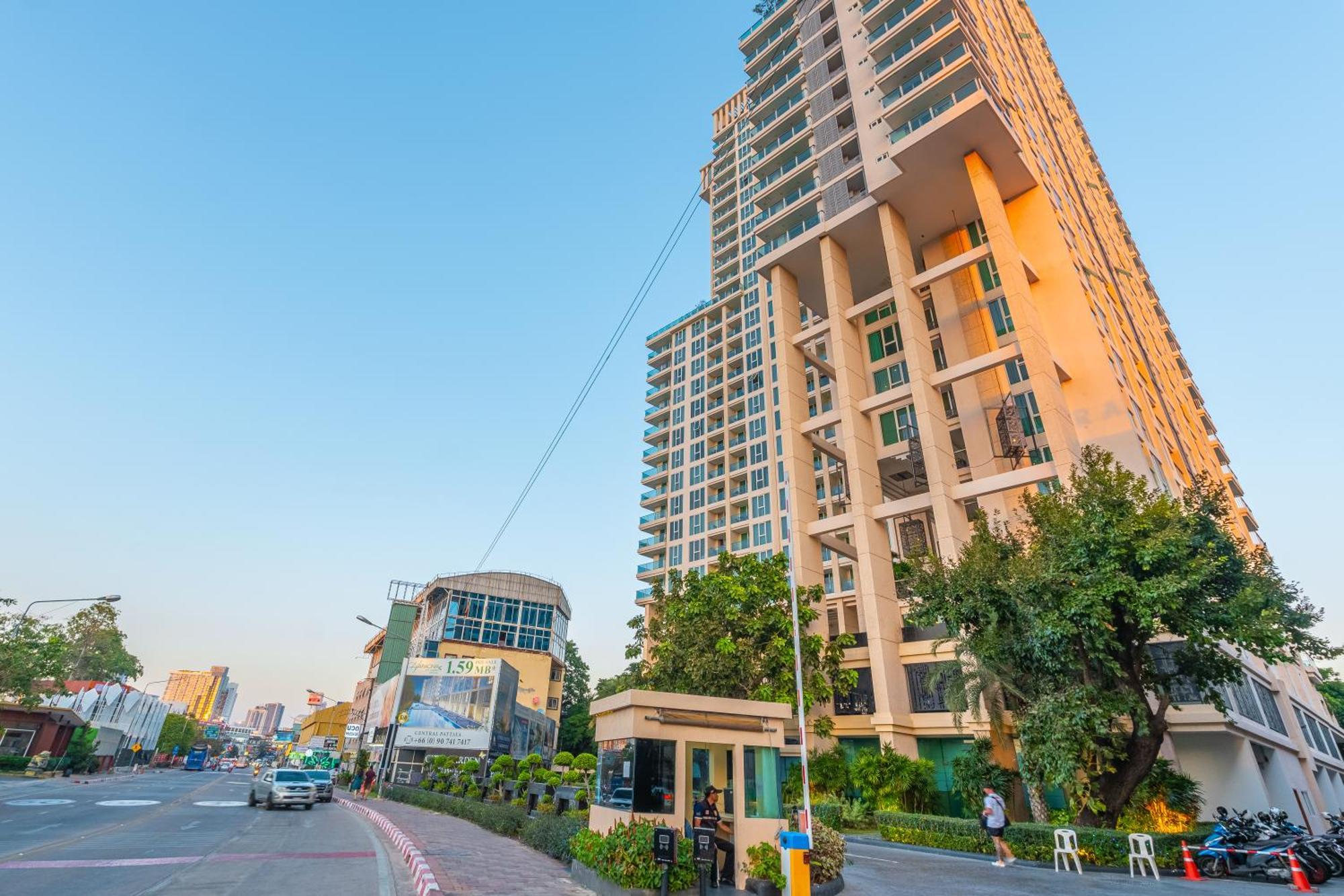 City Garden Tower By Pattaya Holiday Екстер'єр фото